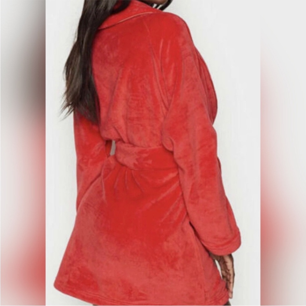 Victoria's Secret Red Robe Housecoat lounge wear Size Sm/Med - Picture 2 of 9
